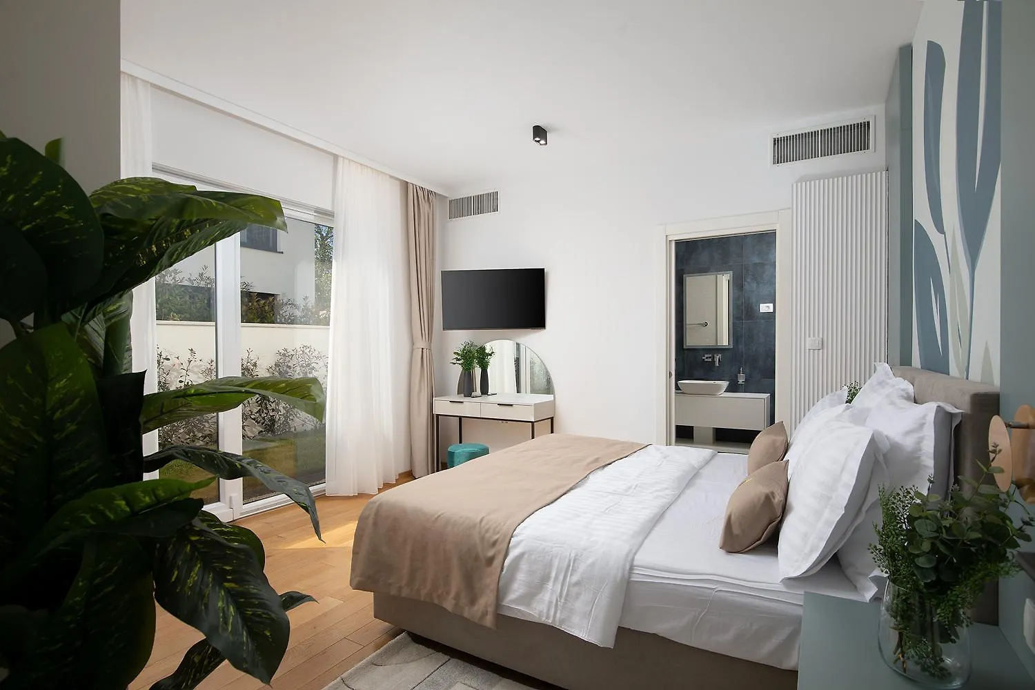 Villa Isla Verde For 10 People With Private Pool & Sauna Only 10 Meters From The Sea Медулин Хорватия