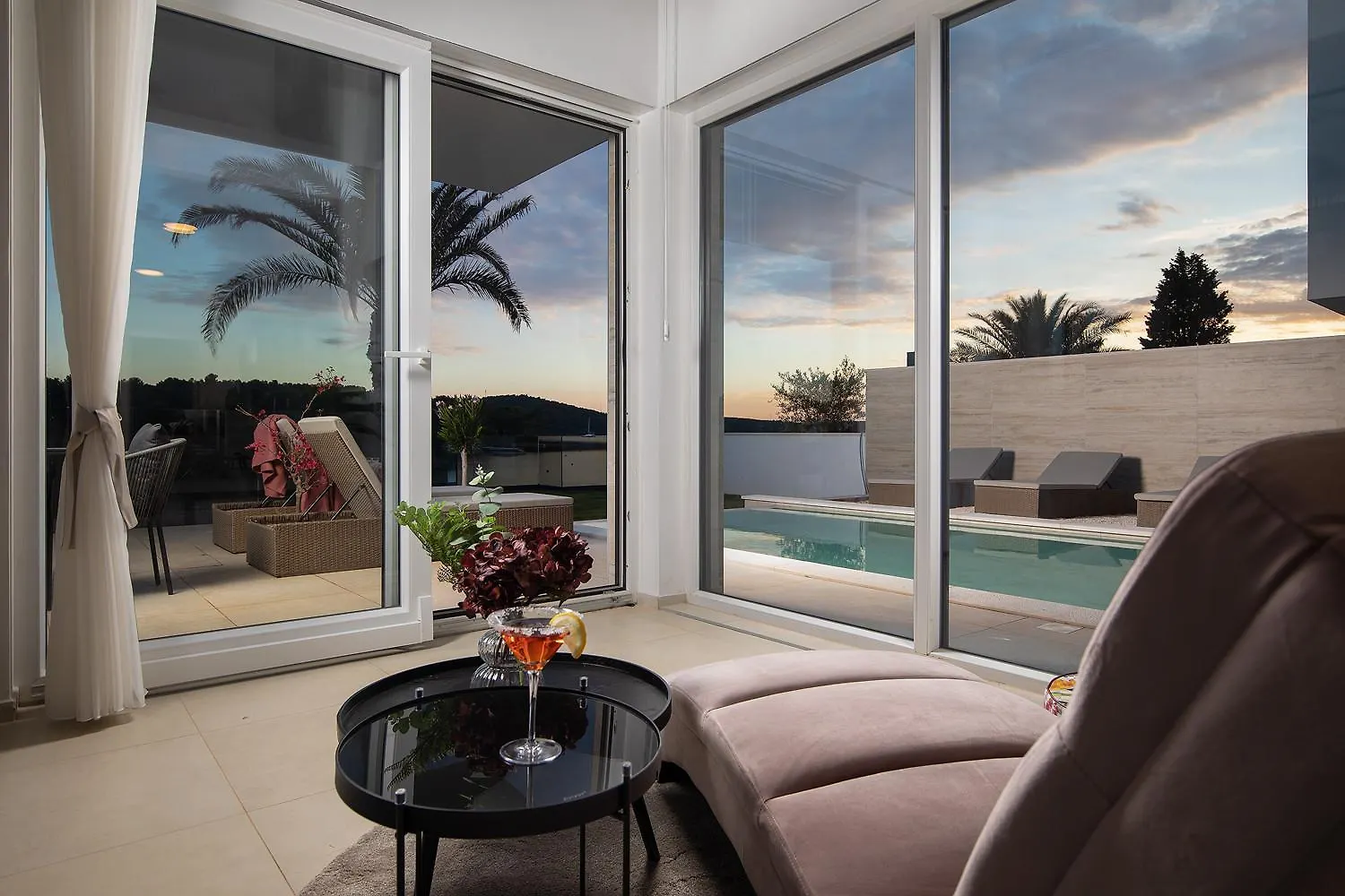 Villa Isla Verde For 10 People With Private Pool & Sauna Only 10 Meters From The Sea Медулин 0*,  Хорватия