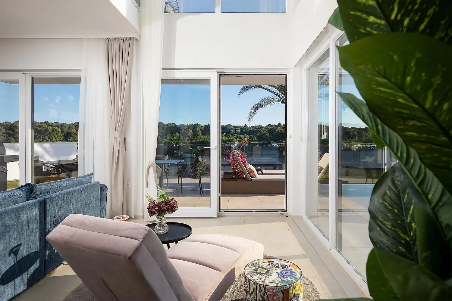 Villa Isla Verde For 10 People With Private Pool & Sauna Only 10 Meters From The Sea Medulin