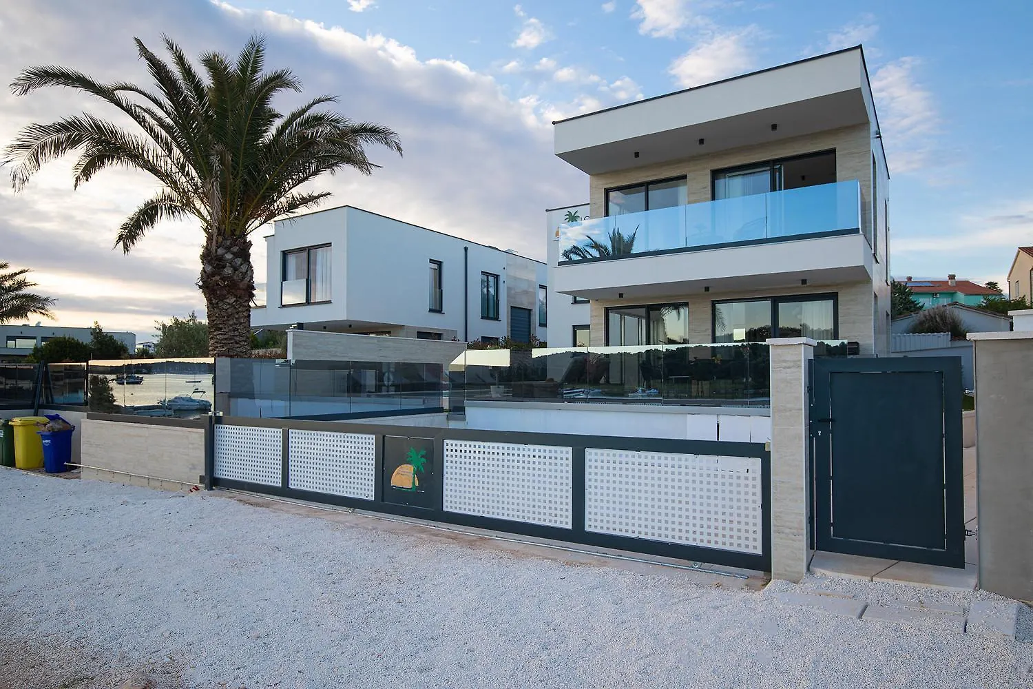 Villa Isla Verde For 10 People With Private Pool & Sauna Only 10 Meters From The Sea Медулин