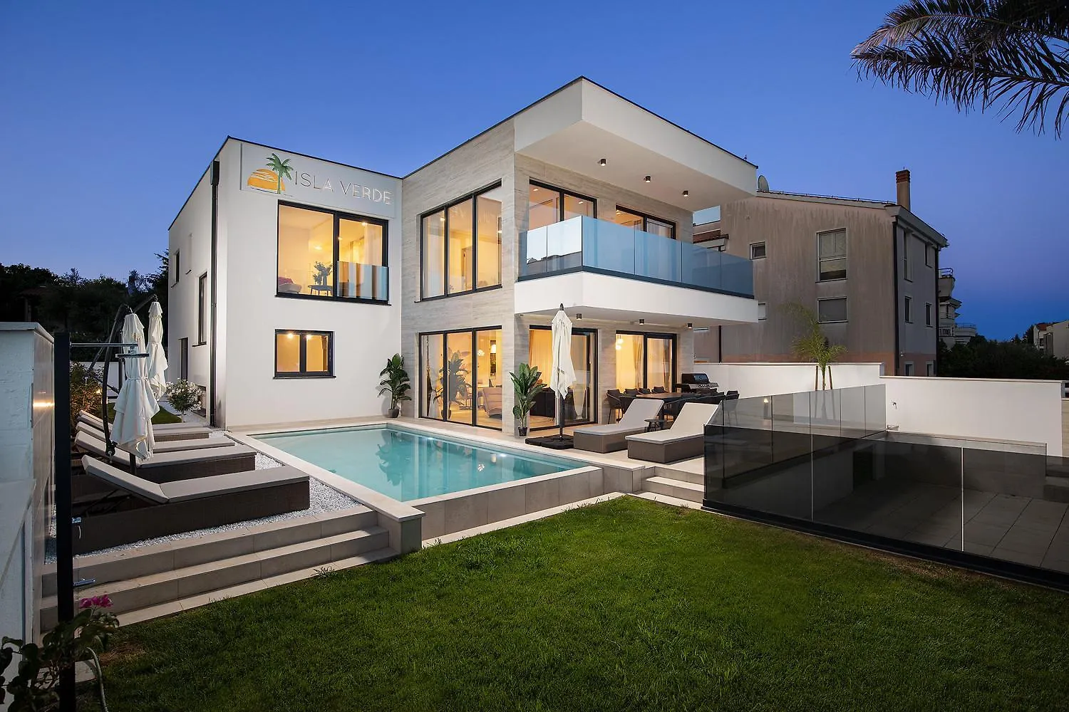 Villa Isla Verde For 10 People With Private Pool & Sauna Only 10 Meters From The Sea location