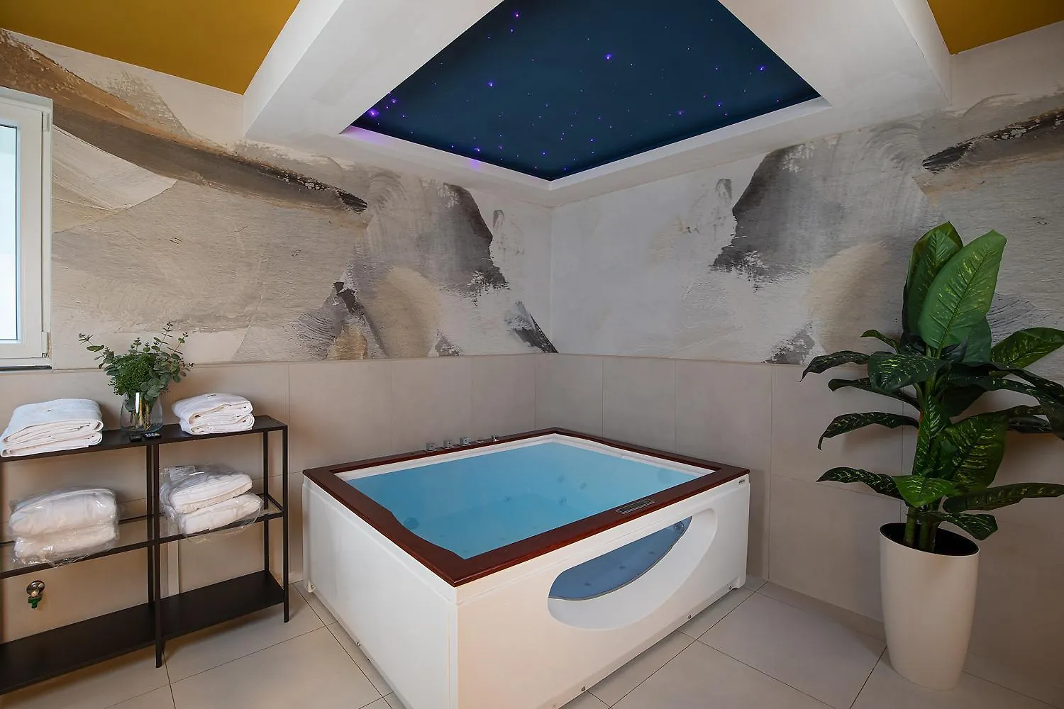 Villa Isla Verde For 10 People With Private Pool & Sauna Only 10 Meters From The Sea Medulin